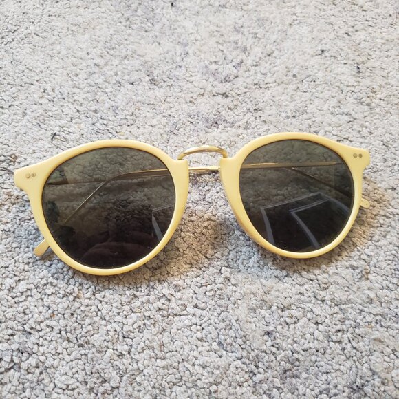 Illesteva Portofino Sunglasses – Cream Round with Black Lenses